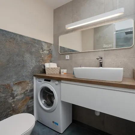 Porta Mare Sea View By Renters Prestige *